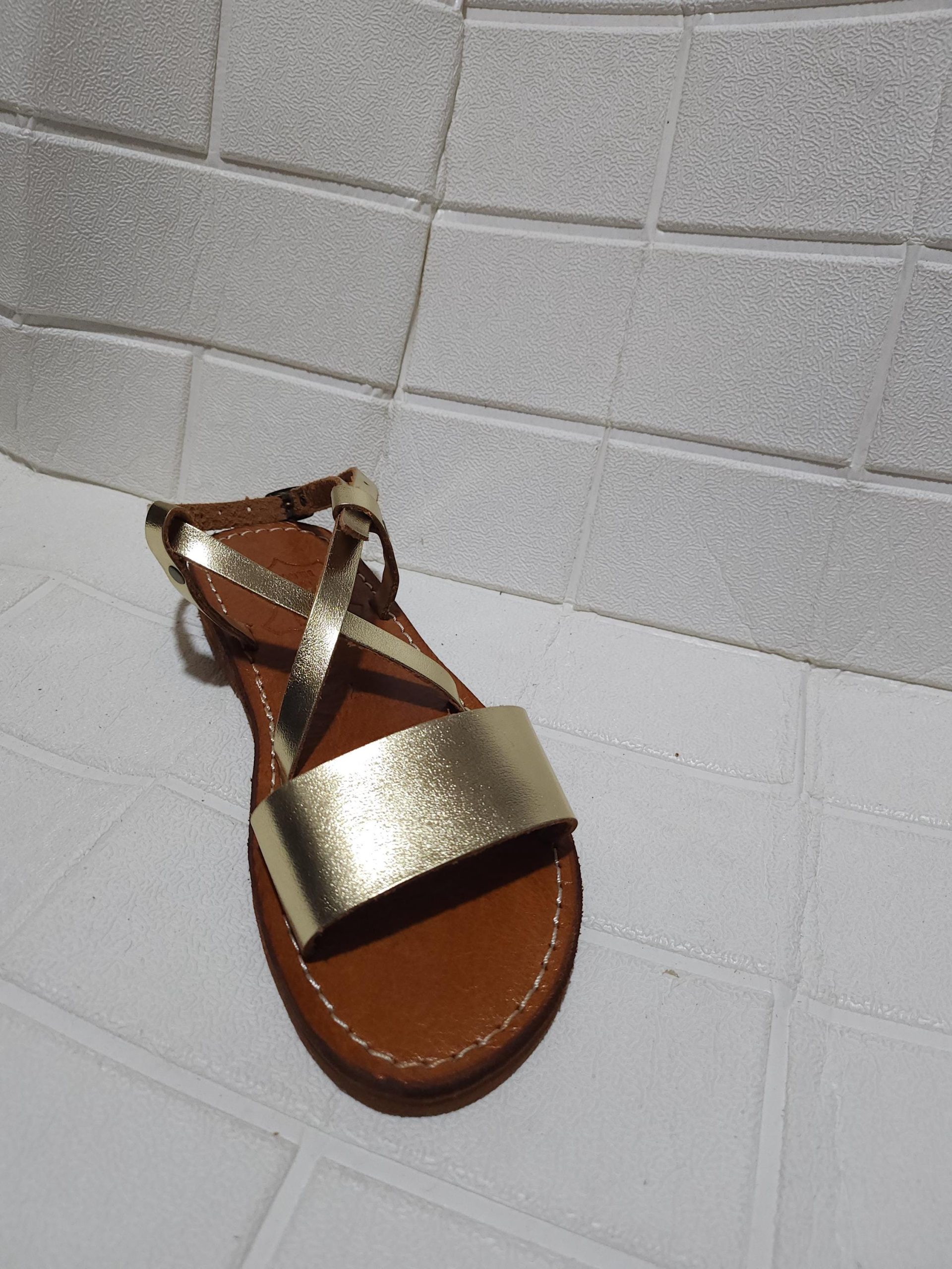 Gold Leather Moroccan Sandals – Handmade Summer Shoes For Women – Crisscross Flat Sandals With Ankle Strap – Boho Chic Comfy Slides –